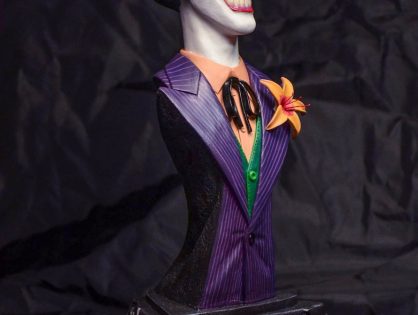 Superhero statues – bust Joker