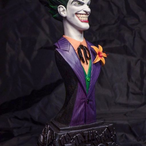 Superhero statues – bust Joker