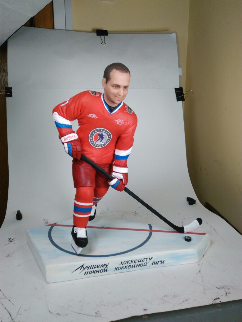 Сustom  sport statue – hockey player